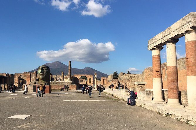 2 Hours Private Walking Tour in Pompeii with an Archaeologist - The public Pompeii circuit: theatres, baths, forum, sacred area
