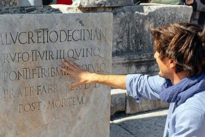 3-Hours Private Walking Tour in Pompeii with an Archaeologist - Pompeii Archaeological Park: public buildings, private homes, and the story behind it