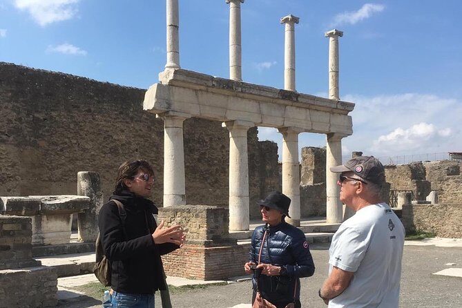 3-Hours Private Walking Tour in Pompeii with an Archaeologist - Piazza Esedra start: getting oriented before the ruins swallow your time