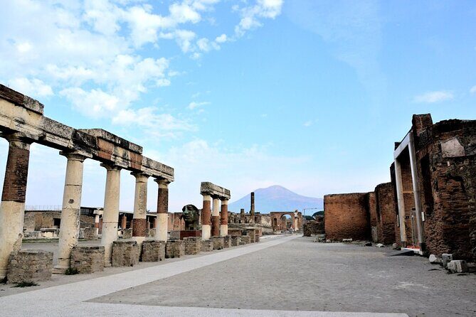 Amalfi Coast Sorrento and Pompeii Group Tour from Naples - Pompeii in about two hours: making the most of a tight time window