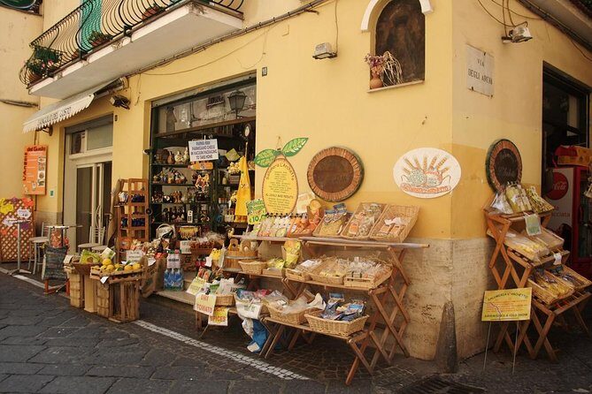 Beauty and History Tour: Positano, Sorrento, Pompeii (FullDay 8h) - Sorrento Free Time and Artisan Stops That Fit Real Shopping Time