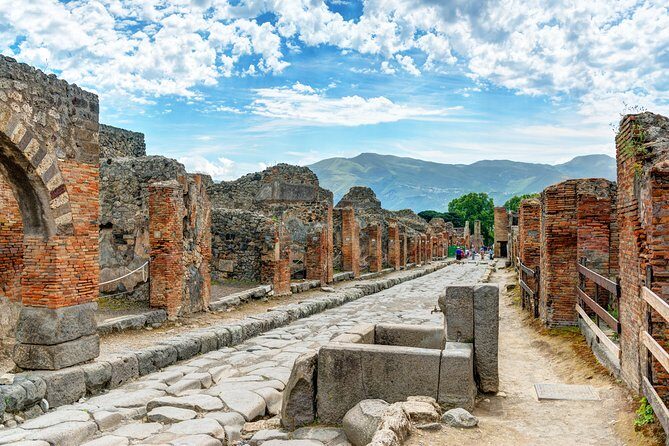 Capri, Blue Grotto, Sorrento & Pompeii Private Tour - Capri by Open-Top Ride: Mamma Mia Road Without the Guesswork