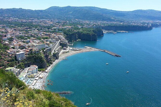 Day Trip of Pompeii, Sorrento and Positano from Naples/Salerno - Guides and commentary: what adds depth (and what can change)