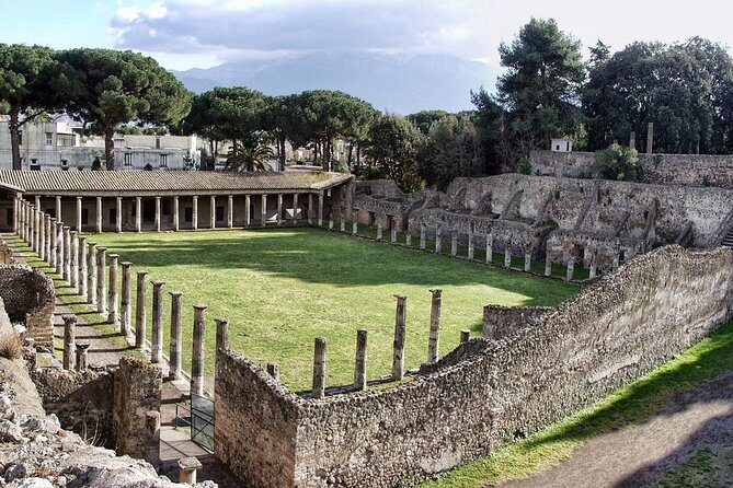 Day Trip to Capri, Blue Grotto, Sorrento & Pompeii Entry Tickets - Naples Morning: Getting Out Fast From Molo Beverello