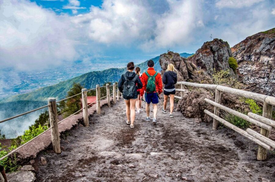 Discover Mt. Vesuvius: Private 3-Hour Tour from Pompeii - From Pompeii to Vesuvius: your pickup and the scenic 40-minute climb
