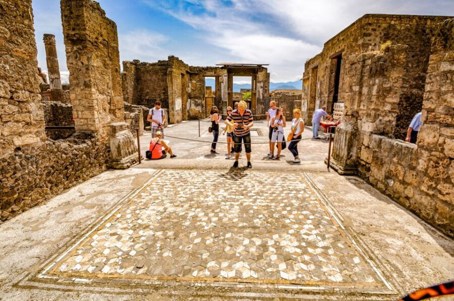 Discover Mt. Vesuvius: Private 3-Hour Tour from Pompeii - Gulf of Naples views: where your time on top actually pays off
