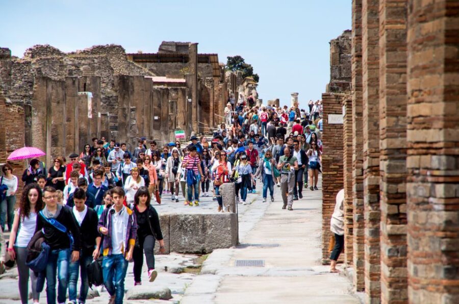 Discover Mt. Vesuvius: Private 3-Hour Tour from Pompeii - Villa dei Misteri stop: an easy way to get oriented before the volcano
