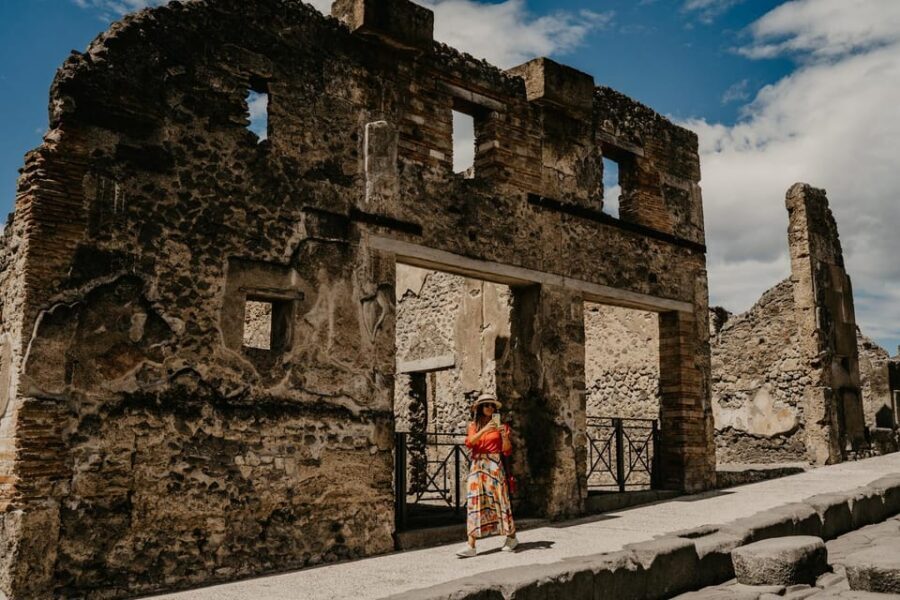 Discover Pompeii: Spanish Walking Tour of the Buried City - Key points worth clocking before you go