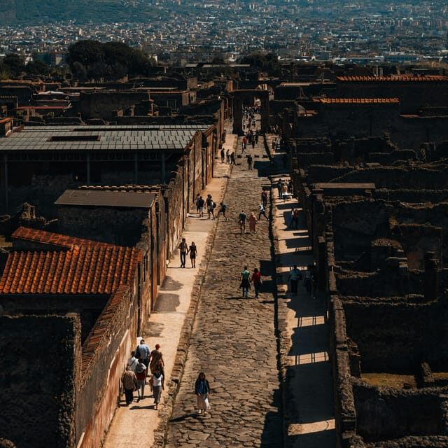 Discover Pompeii: Spanish Walking Tour of the Buried City - How to get the most out of the 2-hour experience