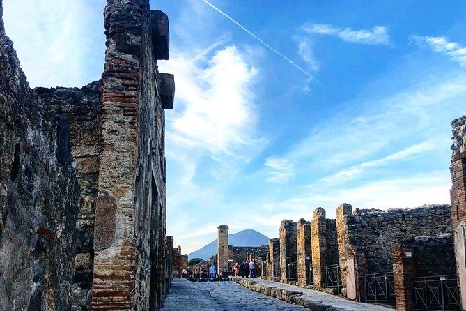 Enjoy Pompeii & Mt. Vesuvius: Semi-Private Tour from Positano - Guide Quality Makes or Breaks the Experience