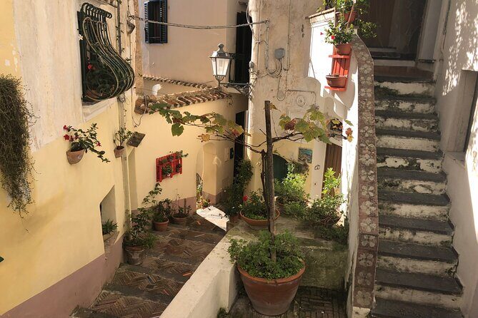 Exclusive Private Tour: Explore Pompeii and the Amalfi Coast - Positano: a short stop where you should focus on streets, shops, and the view
