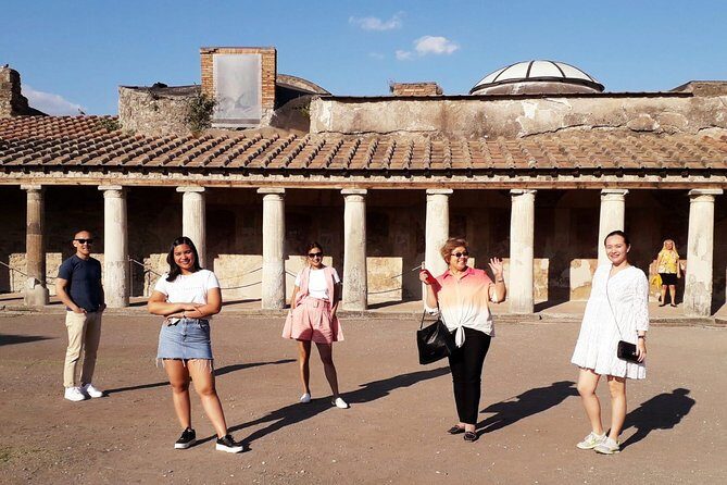Exclusive Shore Excursion from Naples Cruise Terminal to Pompeii & Amalfi Coast - Sorrento’s Piazza Tasso: a quick taste of the modern Amalfi base
