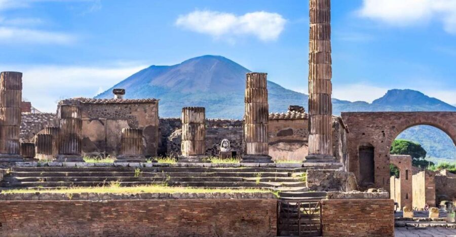 From Castellammare di Stabia Combo Tour_Pompeii & Vesuvius - Piazza Papa Giovanni XXIII to Vesuvius: the ride that sets the pace