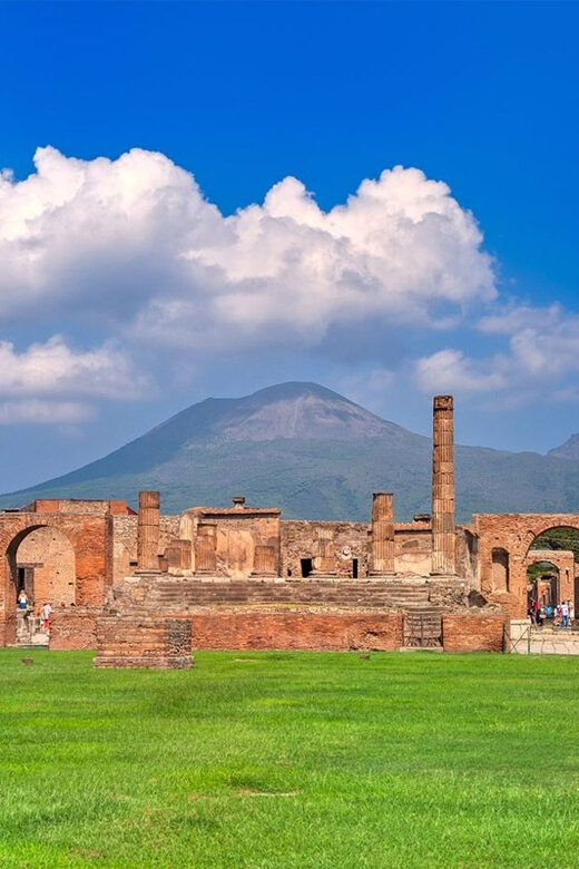 From Naples: Archeological day to Pompeii and Herculaneum - A smooth Naples-to-Vesuvius day on an Around Vesuvio bus