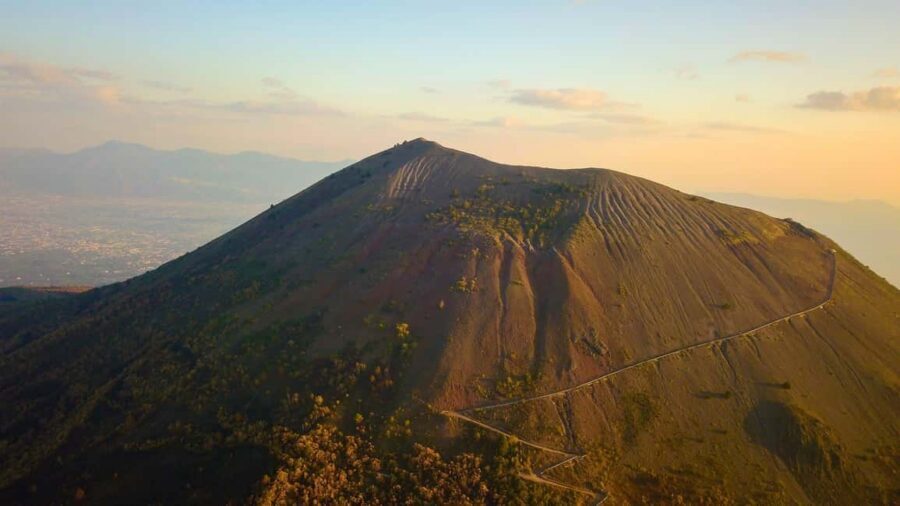 From Naples: Mount Vesuvius Half-Day Tour with Lunch - The view over the Bay of Naples: why the timing matters