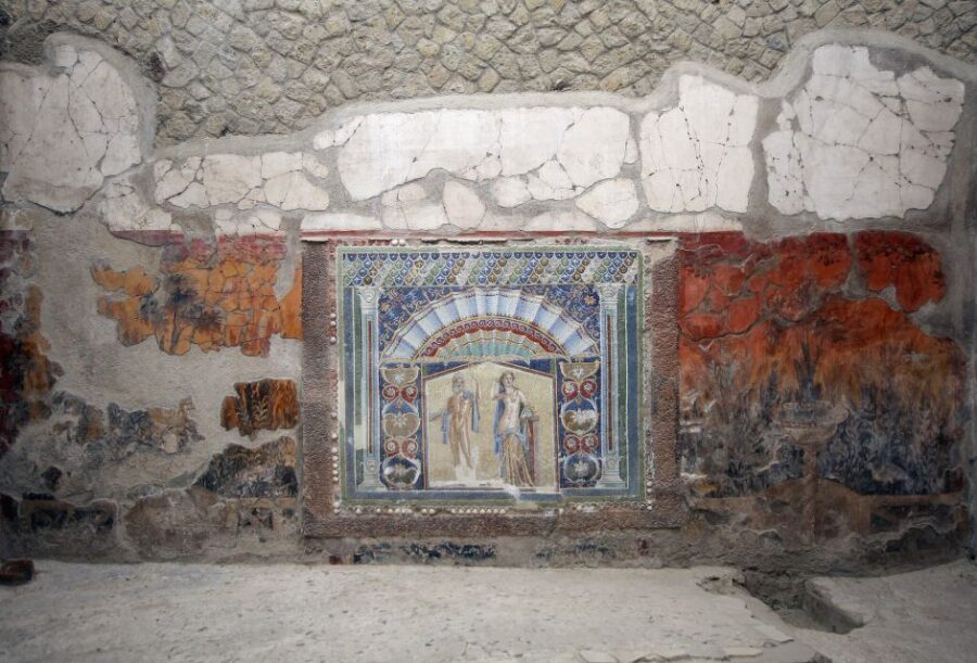 From Naples: Pompeii and Herculaneum VIP Tour with Lunch - Lunch near Pompeii: fuel that can be simple, but it keeps the day moving