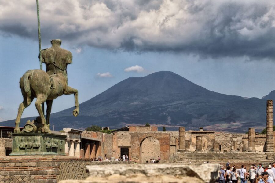 From Naples: Pompeii and Vesuvius Full-Day Tour with Lunch - Lunch near Pompeii: a reset that keeps the day from dragging