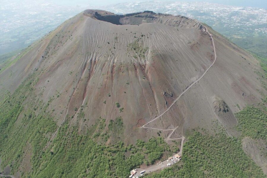 From Naples: Pompeii and Vesuvius Full-Day Tour with Lunch - Pompeii’s big sights in tight time: what 2 hours can do