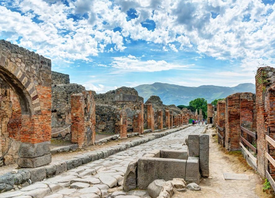 From Naples: Pompeii Ruins VIP Guided Tour - Two Hours at Pompeii: What You Actually See