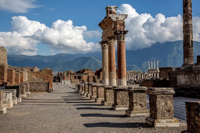 From Naples: Private Tour Pompei and Sorrento with lunch - Sorrento for 2 hours: exactly enough time to feel the town