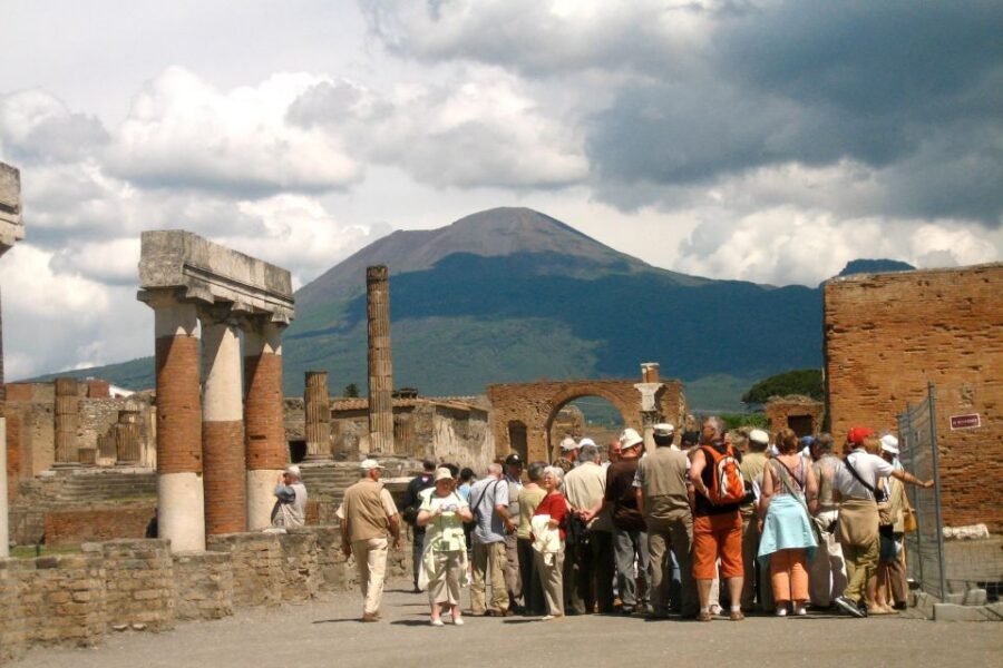 From Naples: Transfer to Positano with Pompeii Guided Tour - Pompeii guided tour at your pace: what you’ll actually see
