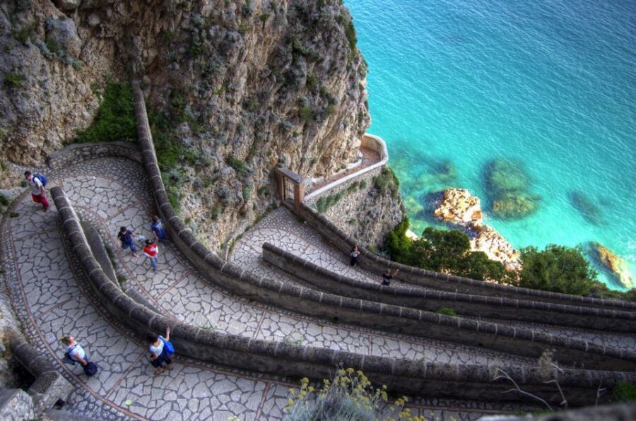 From Pompei: Capri shared tour - From Via Roma 32 to the port: the day starts clean