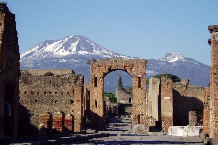 From Rome: Amalfi Coast and Pompeii Tour - 8-passenger minivan ride: comfort, photo stops, and car-sickness reality