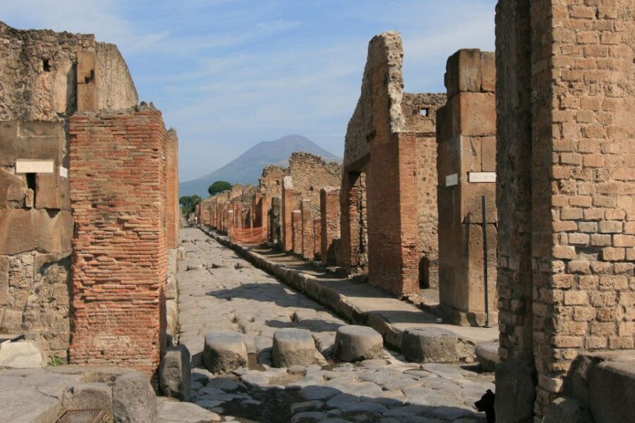 From Rome: Amalfi Coast and Pompeii Tour - Pompeii guided walk: more than ruins, a day-in-the-life view