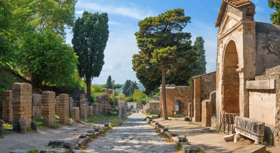 From Rome: Pompeii and Herculaneum Tour w/ High-speed Train - Neapolitan Pizza Lunch in an Antique Rail Station Setting