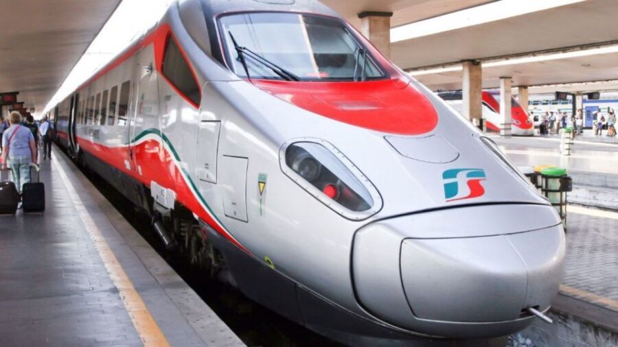 From Rome: Pompeii and Naples Day Trip by High-Speed Train - From Naples to Pompeii: air-conditioned coach and real skip-the-line value