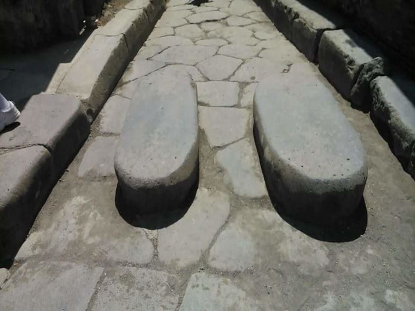 From Rome: Pompeii and Naples, Full Day Tour with Lunch - Pompeii With an Official Guide: What You Actually Get to See