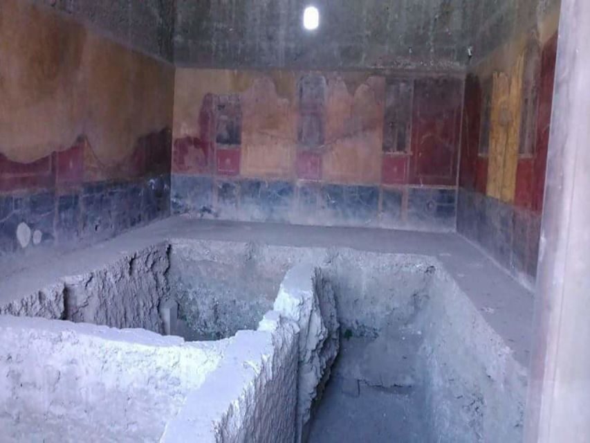 From Rome: Pompeii and Naples, Full Day Tour with Lunch - Naples Highlights: Bay of Naples Views Then a Gritty City-Center Walk