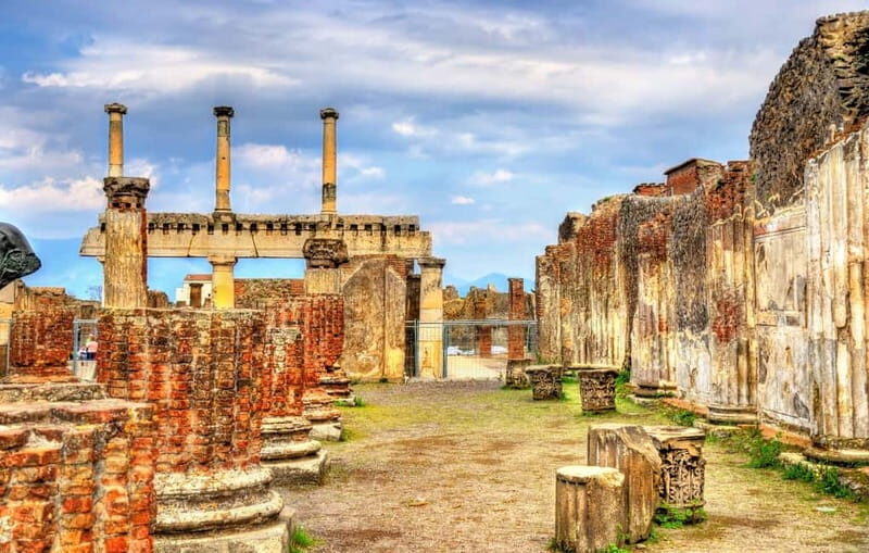 From Rome: Pompeii Guided Tour with Lunch - Your 2-hour Pompeii guided walk: Forum to Lupanar
