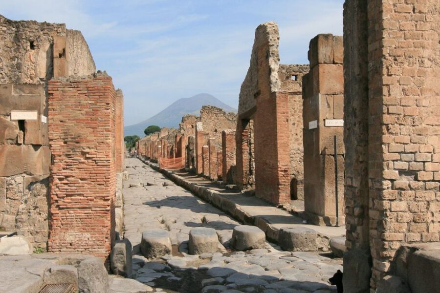 From Rome: Pompeii & Naples Small-Group Day Tour with Lunch - A Rome-to-Pompeii day plan that stays manageable