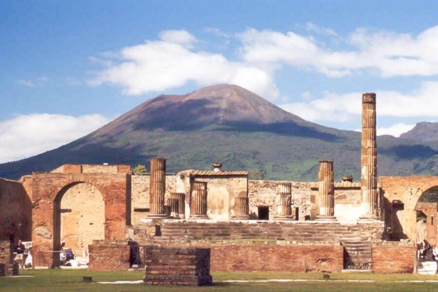 From Rome: Pompeii & Naples Small-Group Day Tour with Lunch - Who this tour suits best (and who should skip it)