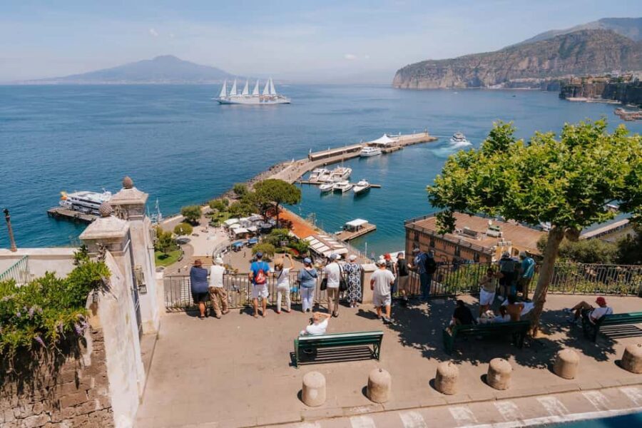 From Rome: Pompeii with Expert Guide & Amalfi Coast Day Trip - The AC coach ride to Pompeii: settle in, snack up, and watch your timing