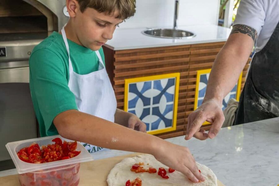From Sorrento: Pizza-Making Class w/ View of Mount Vesuvius - Who this pizza class suits best