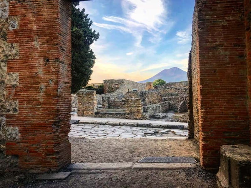 From Sorrento: Pompeii Guided Tour with Skip the Line - From Sorrento pickup to Pompeii arrival: the day’s easy start