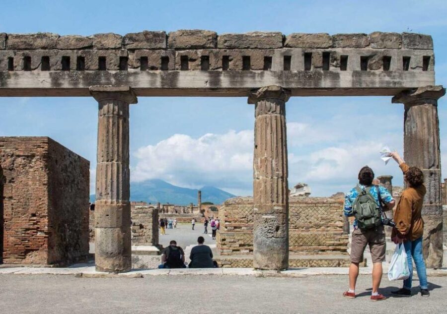 From Sorrento: Pompeii with an Archaeological Guide & Ticket - Entering Pompeii with a guide: what the 2-hour guided walk feels like