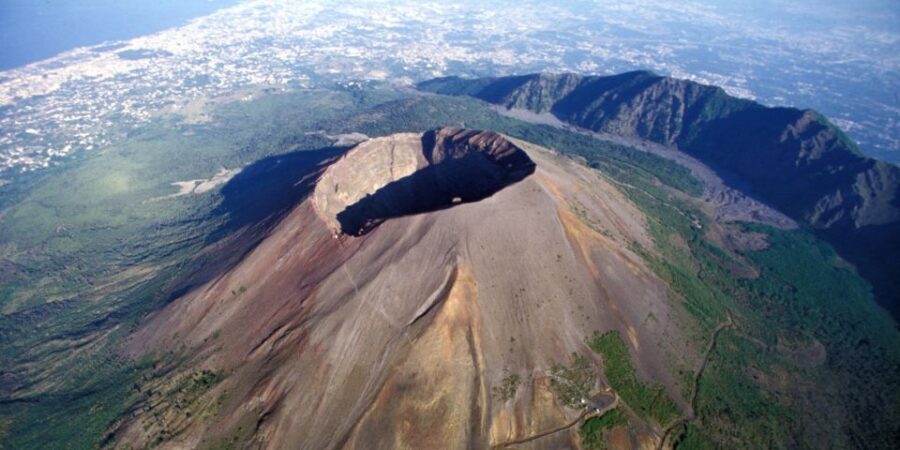 From Sorrento: Semiprivate Vesuvius Tour - Train from Sorrento: fast, simple, and sometimes crowded