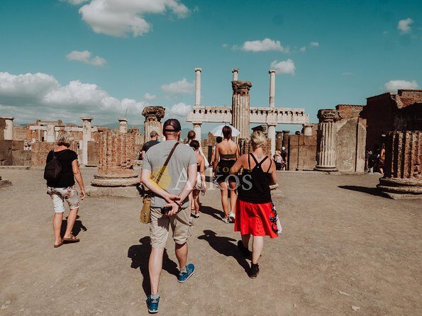 Full-Day Private Capri and Pompeii from Sorrento - Time on Capri: Faraglioni Views Plus a Realistic Island Slice