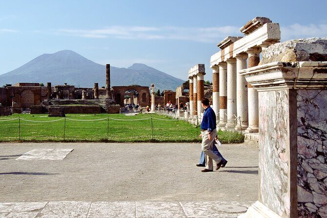 Full-Day Private Tour of Pompeii and Amalfi Coast from Rome - Positano lunch stop: views with your own time to breathe