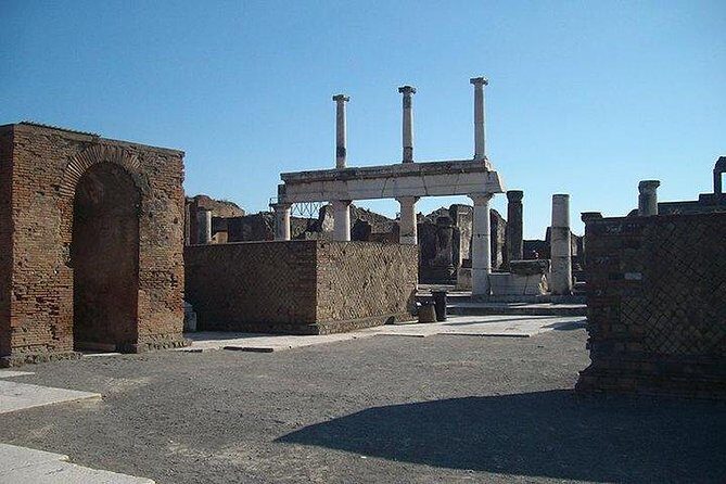 Guided Tour of Pompeii and Herculaneum with Lunch and Ticket - Pompeii’s Forum and Civic Power: The City’s Daily Command Center