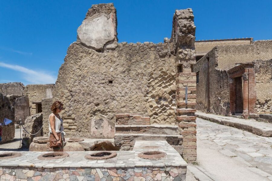Herculaneum: Private Walking Tour with Archeologist Guide - House of Skeletons and the beach: the human cost
