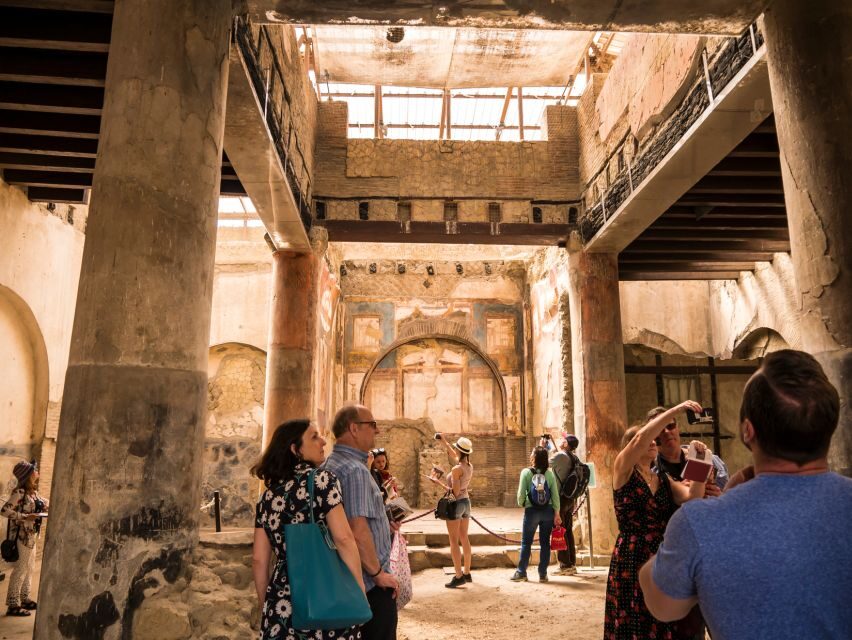 Herculaneum: Private Walking Tour with Archeologist Guide - What “private in 2 hours” really means on this tour