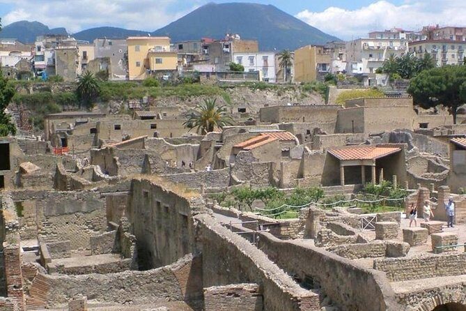 Herculaneum Ruins - The drive and the onboard narration: A calm start before the site