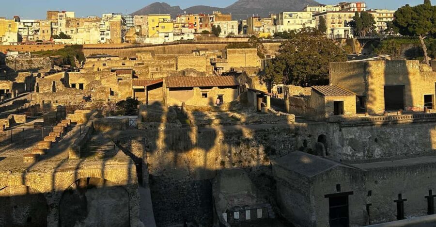 Herculaneum - Small Group Tour (admission included) - Herculaneum in Two Hours: Why This Roman Ruin Feels More Personal