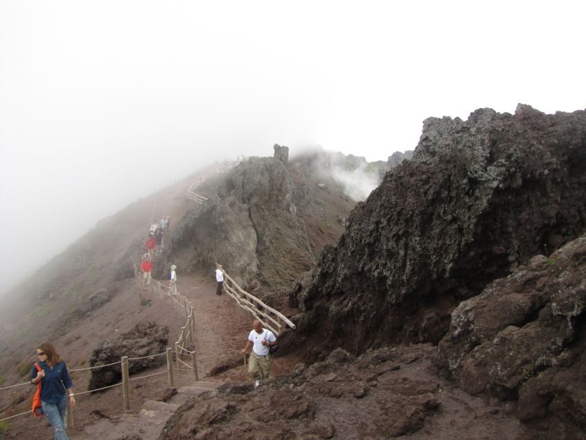 Mount Vesuvius 4-Hour Volcano Tour with Wine Tasting - The wine stop: what to expect when it’s called a tasting