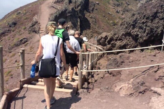 Mount Vesuvius Tour with Entry Ticket & Lunch - The Lunch Menu and Wine Tasting: What You’re Getting for Your Money