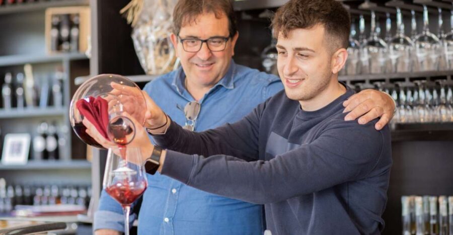 Mount Vesuvius: Vineyard Tour with Wine Tasting and Lunch - Walking the vines on Vesuvius: what you actually learn on the tour